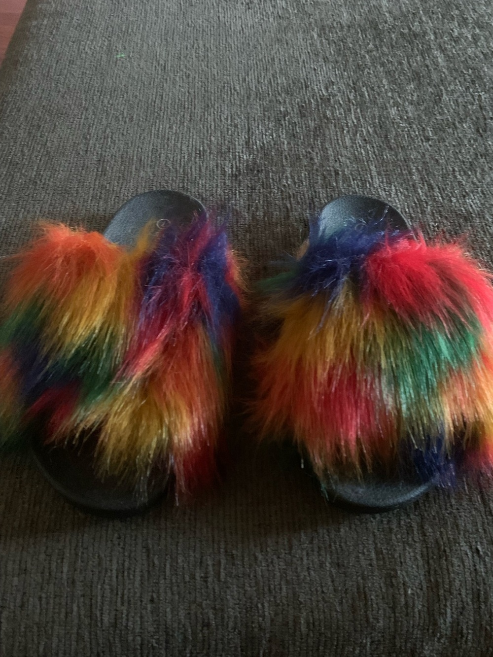 BEARPAW Lucinda Faux Fur Rainbow Slide Sandal - Picture 3 of 6